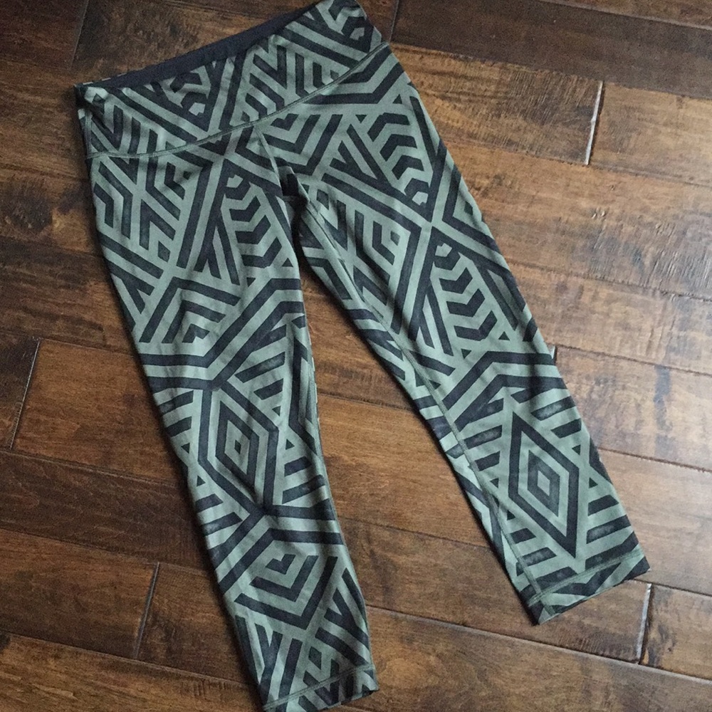 Lululemon crop luxtreme